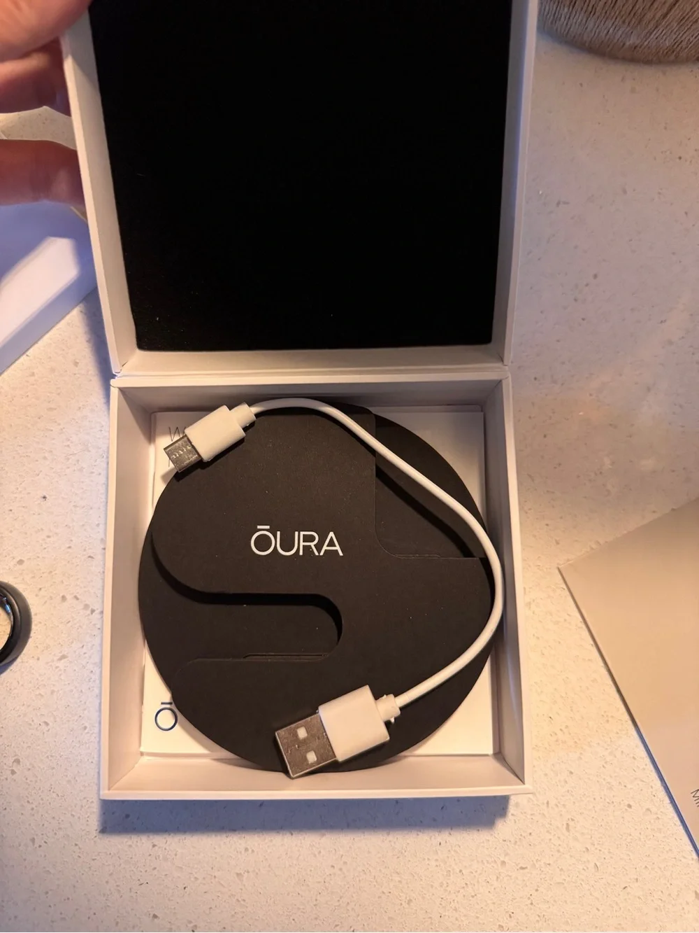 Oura Horizon Ring in Stealth Black 10